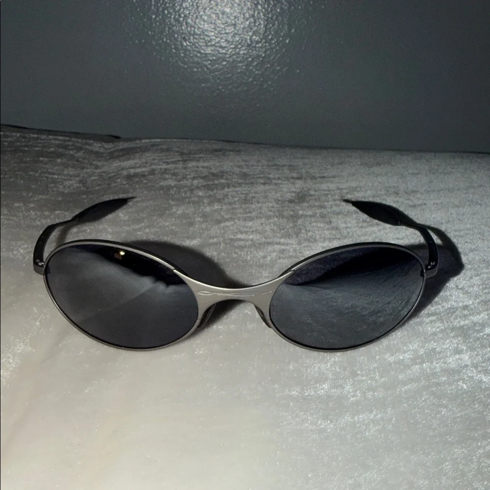 Oakley E Wire Titanium Gen 1.0 Vintage Metal Frame Silver Mirror Sunglasses